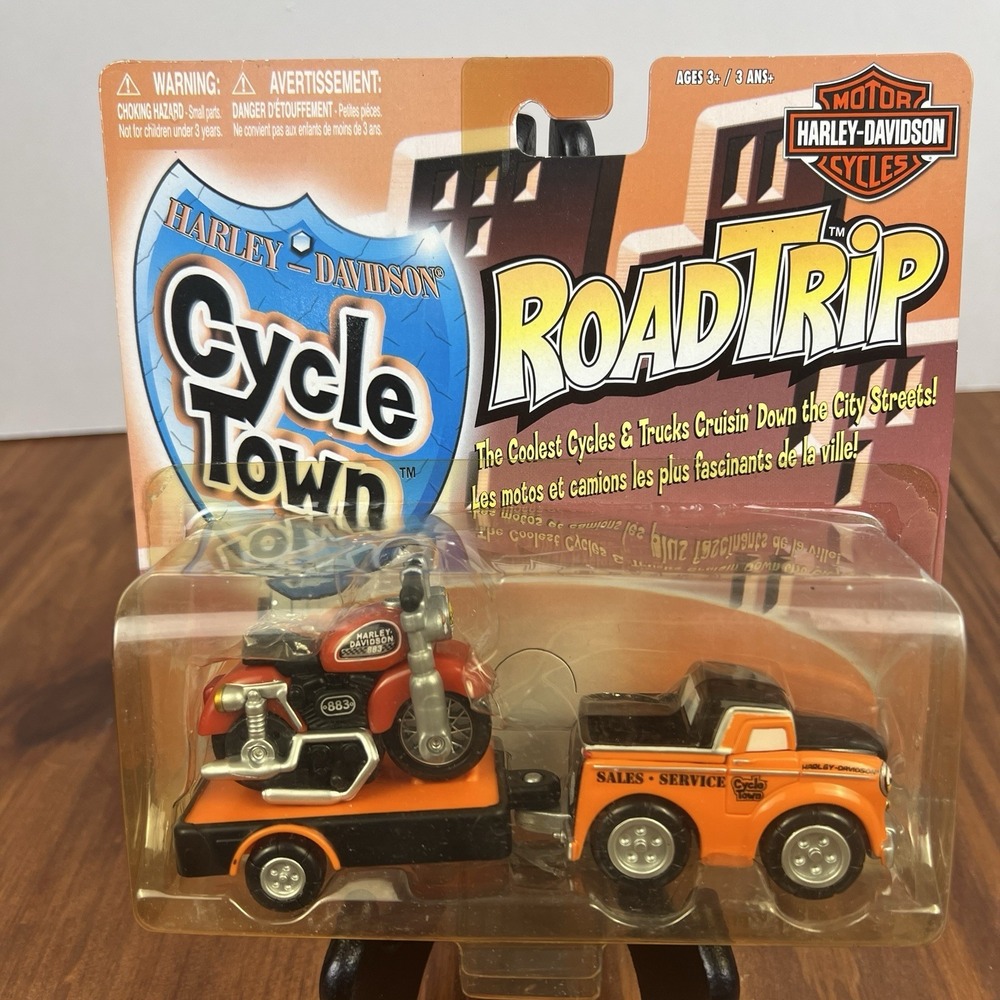 Harley Davidson Cycle Town RoadTrip Series Plastic Diecast Set Maisto 2006